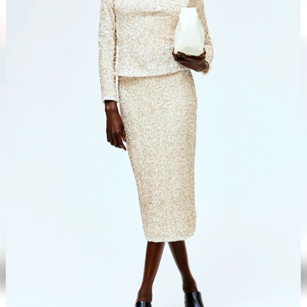 H&M Cream Pencil Skirt